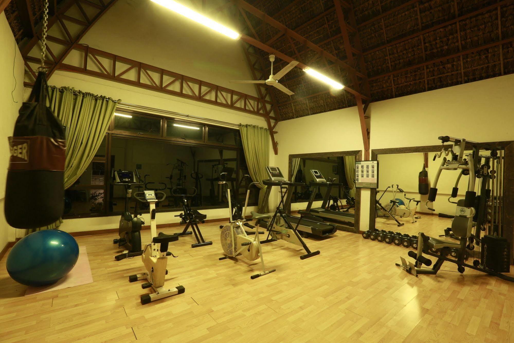 Java Hotel Laoag Luaran gambar